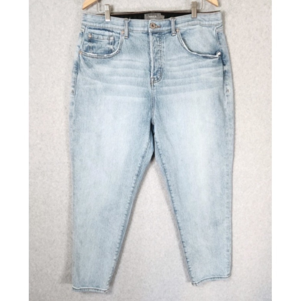 Torrid Relaxed Fit Tapered Ankle / Crop Button Fly Jeans Women's 16R Light Wash